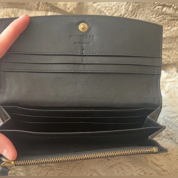 Burberry | Women’s Sleek Design Long Wallet Leather & Canvas Snap Closure - Picture 7 of 11